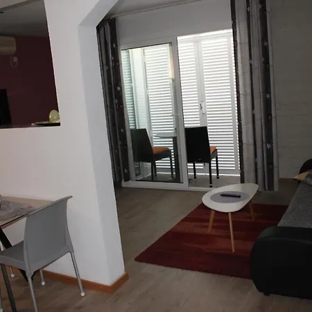 Silvia Apartment *