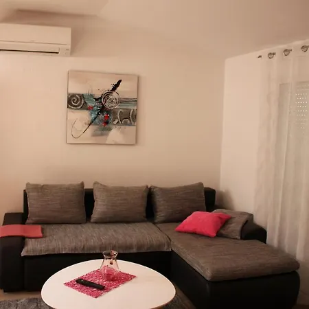 西尔维亚别墅公寓