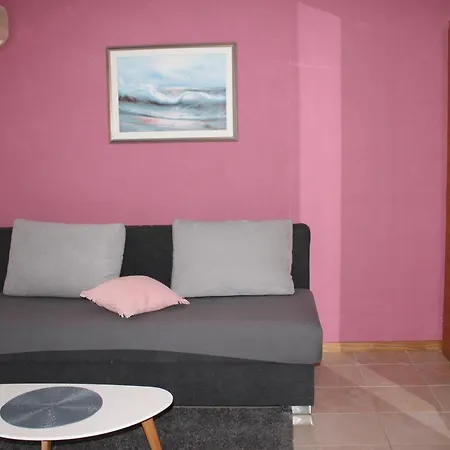 西尔维亚别墅公寓