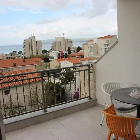 Silvia Apartman Makarska