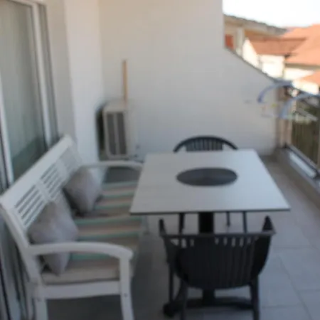 西尔维亚别墅公寓