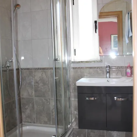 西尔维亚别墅公寓